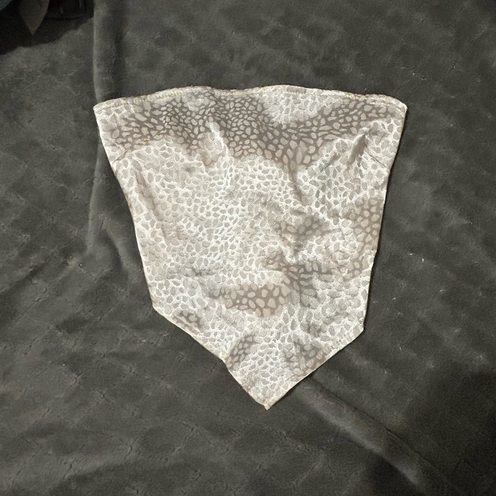 SHEIN Cream Patterned Fabric
